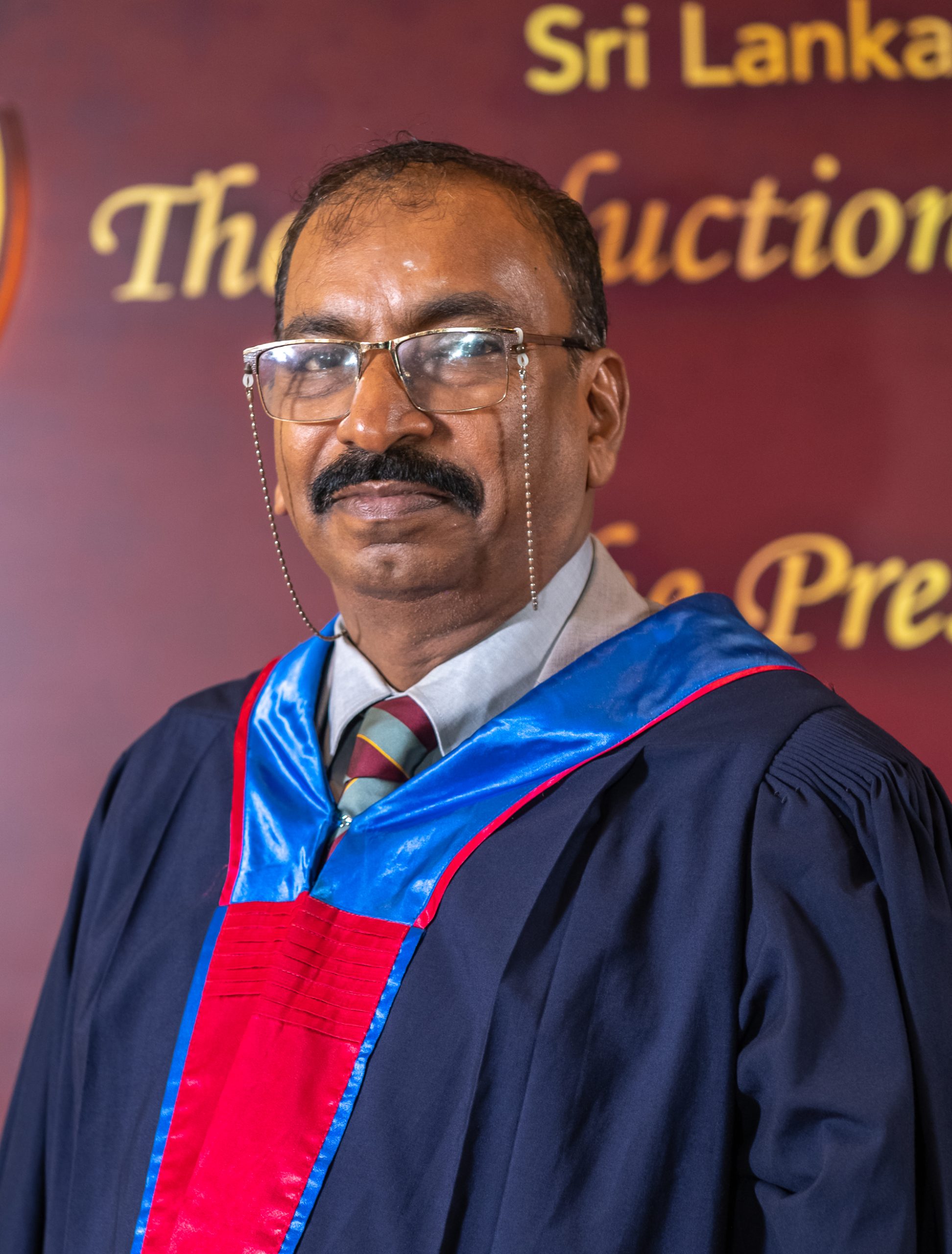 Dr Murali Vallipuranathan